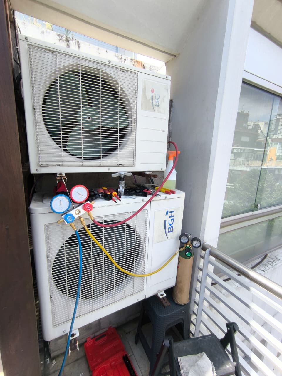Carga de gas refrigerante R410a